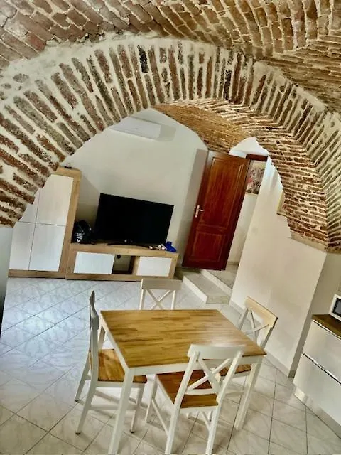 Domus Domina Daire Oristano İtalya